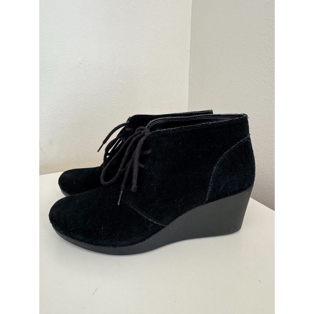 Crocs Women's Leigh Suede Wedge Comfort Bootie Black Size 7.5